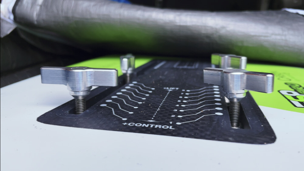 hydrofoil-wingscrews-2